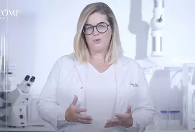 Annie Black 博士塑颜精华液背后的科学