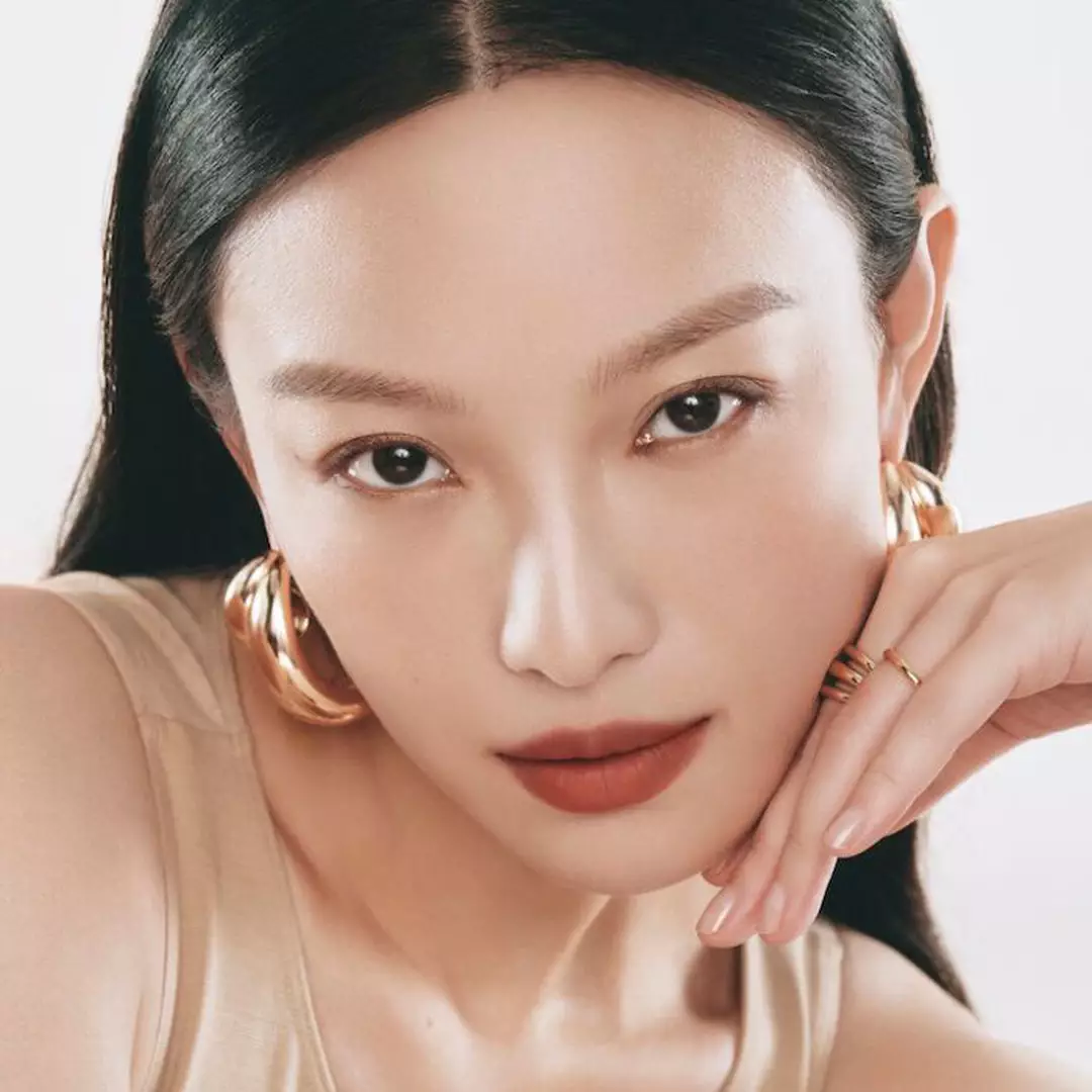 Absolue Rouge 嘴唇特写模特