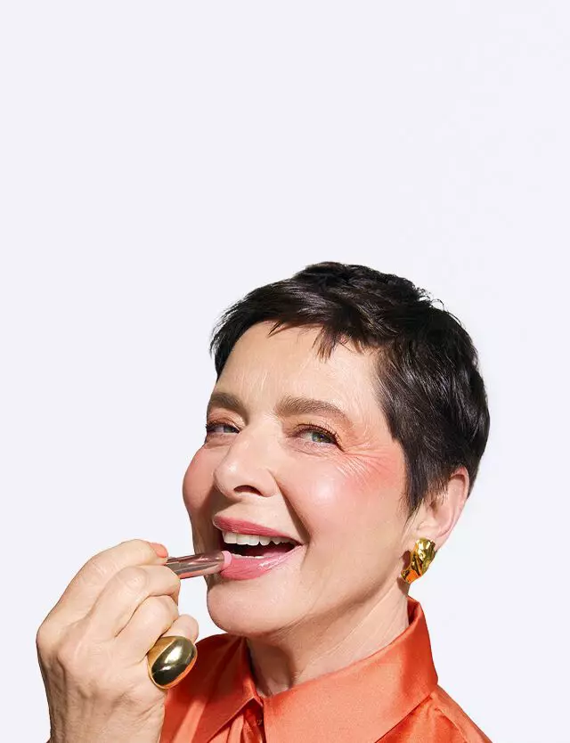 与美丽大使 Isabella Rossellini 一起欢庆兰蔻 90 周年